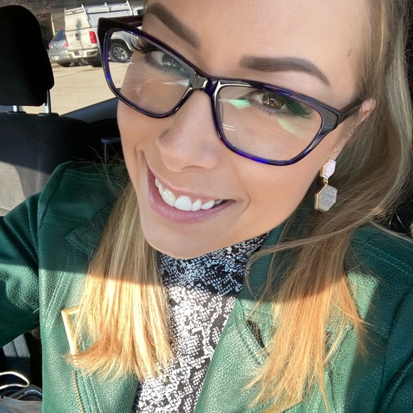 ✨❤️Meet your seller!!❤️✨ - Picture 7 of 7